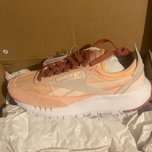 NEW Women Reebok running shoes